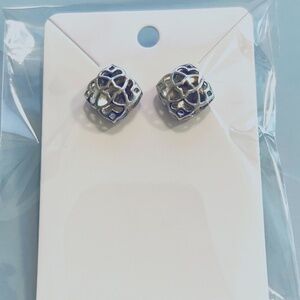 Kendra Scott earrings